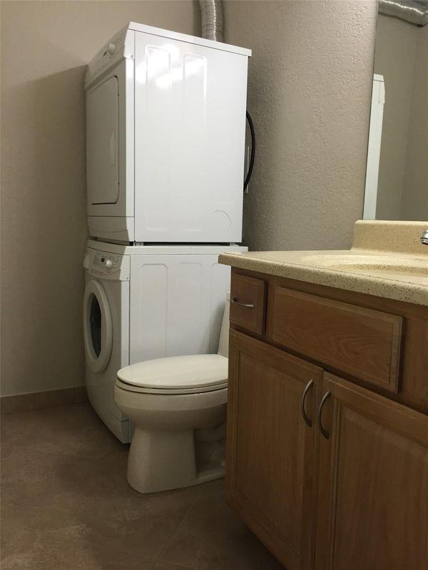 1100 Crystal Lake Dr - Photo 6 of 10