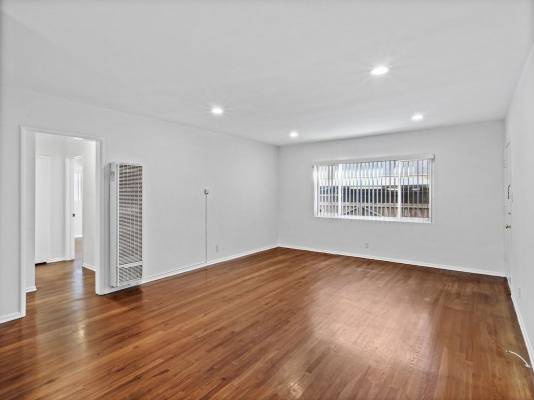 4918 Tujunga Ave ##1/2 - Photo 3 of 10