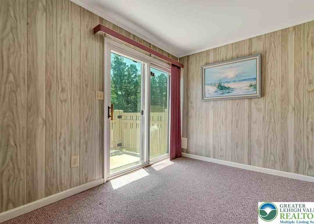 2264 Barness Dr - Photo 7 of 28