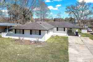 featured image of 1455 Marilyn Dr