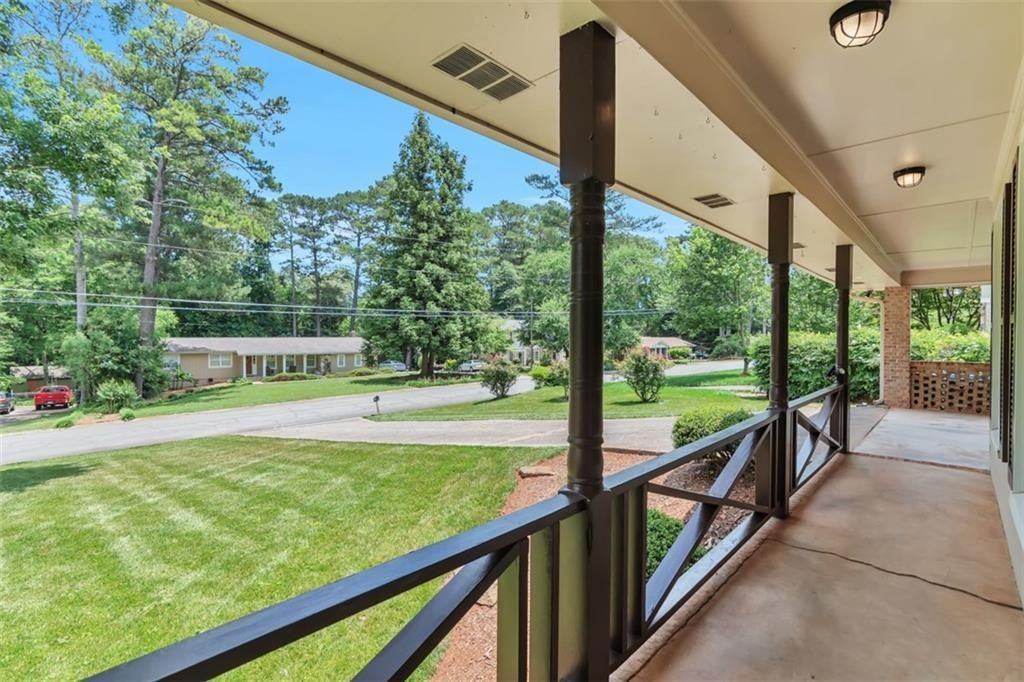 759 Glen Cir - Photo 3 of 29