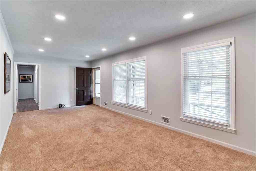 759 Glen Cir - Photo 4 of 29