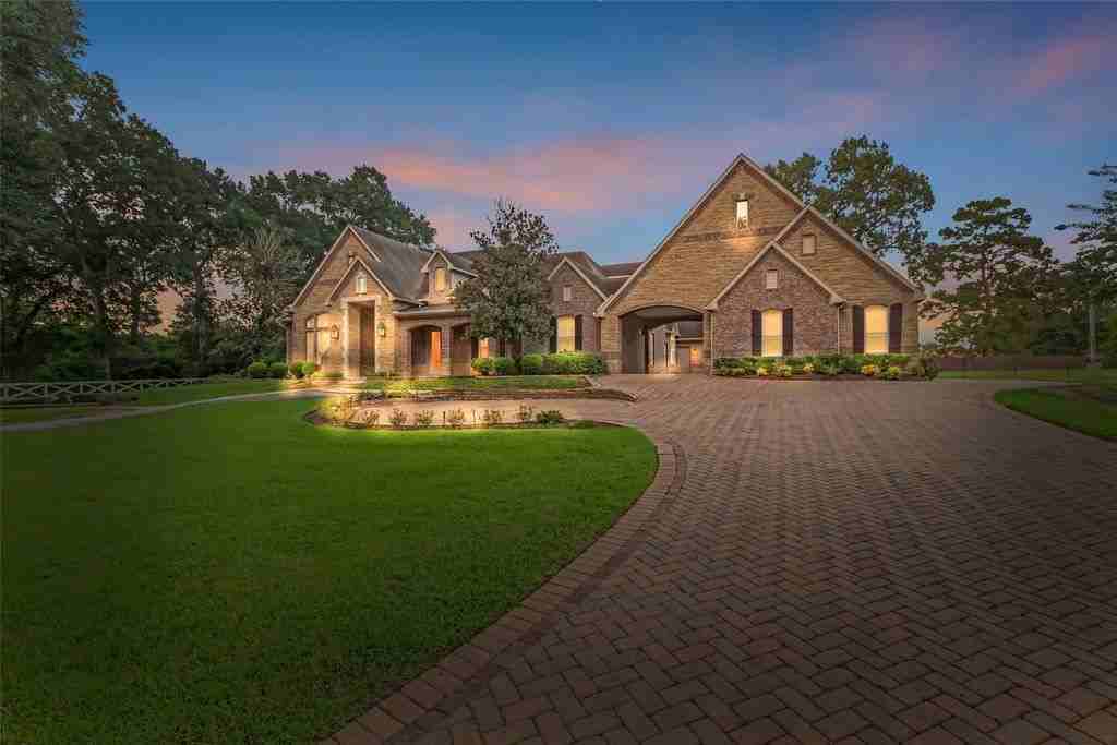 19309 Whispering Grv E - Photo 3 of 40