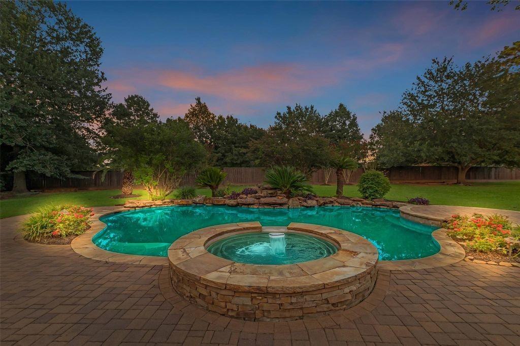 19309 Whispering Grv E - Photo 5 of 40