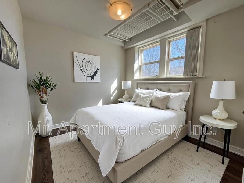 2 Balsam Ave S #2 - Photo 2 of 5