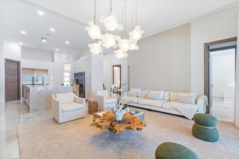 10424 Nw 59th Pl - Photo 5 of 38