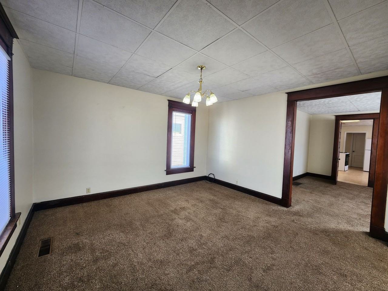 1309 N 6th 1/2 St - Photo 4 of 24