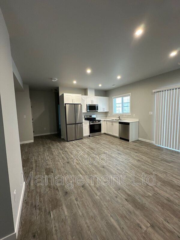 3850 Glendale Dr - Photo 3 of 6