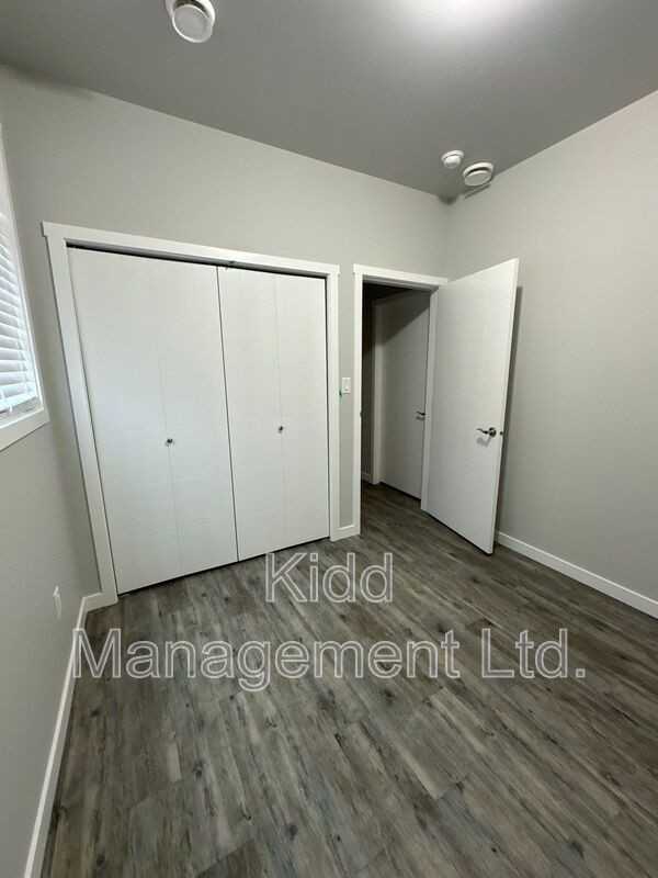 3850 Glendale Dr - Photo 5 of 6