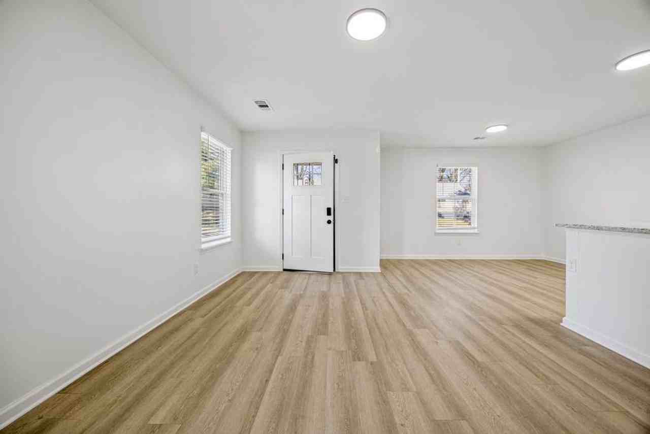 3023 Waynoka Ave - Photo 3 of 14