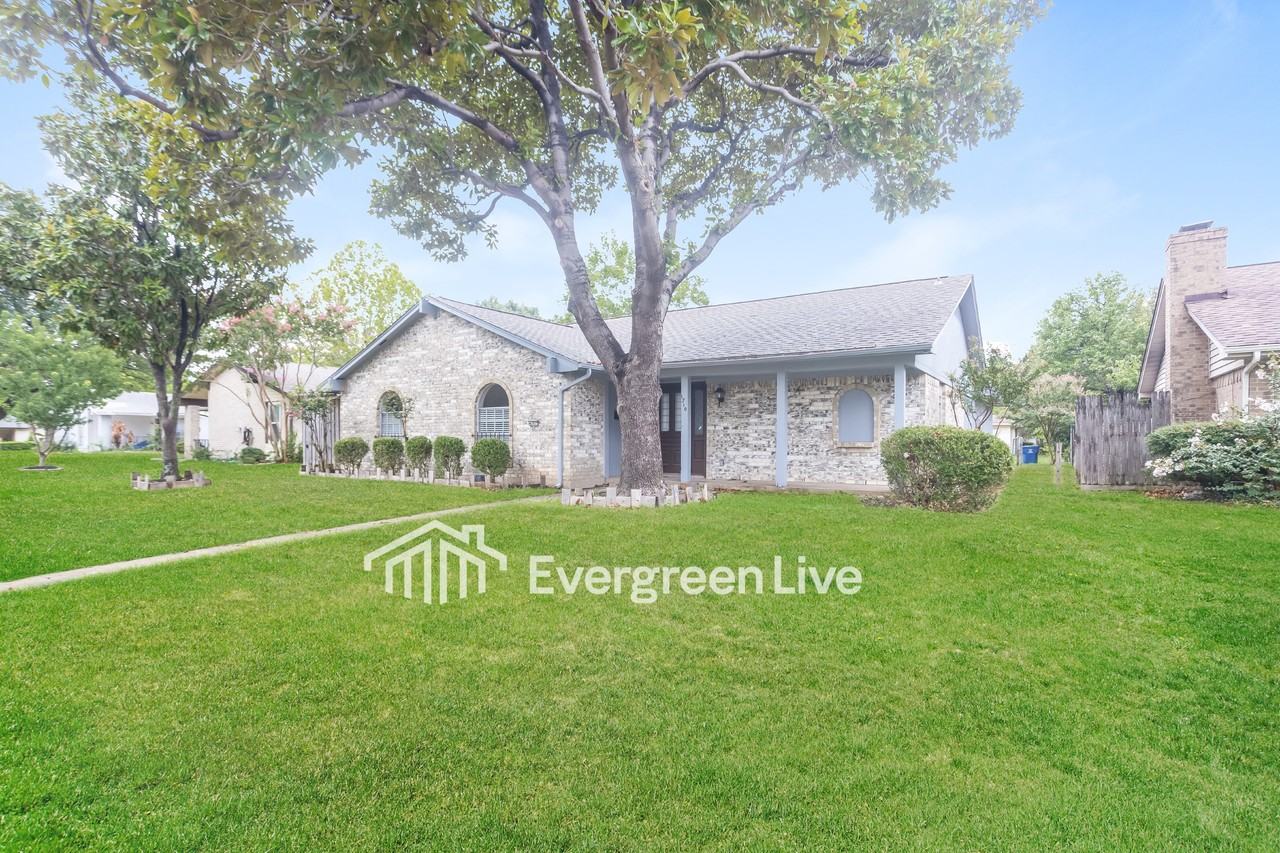 1710 Warwick St - Photo 2 of 17