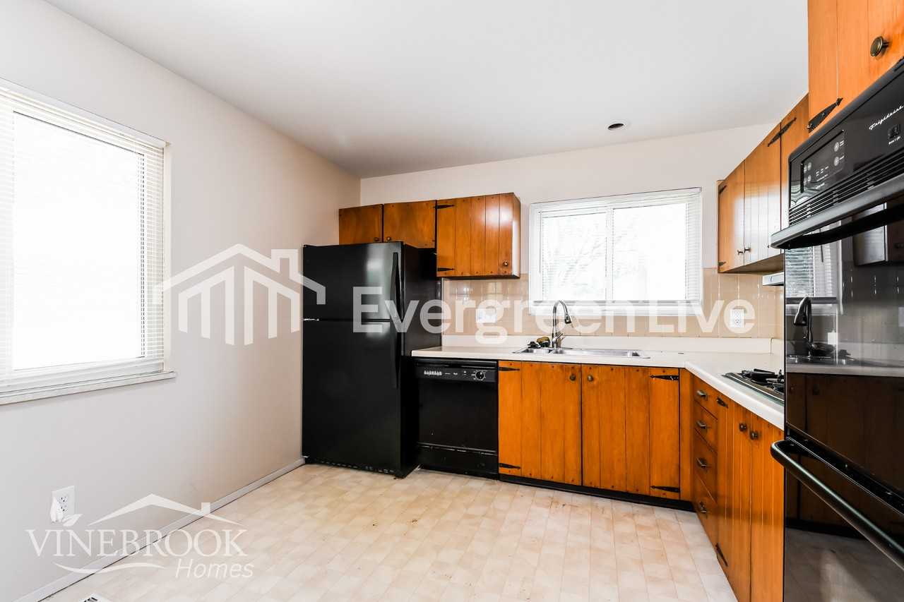 829 Townhouse Ln - Photo 6 of 31