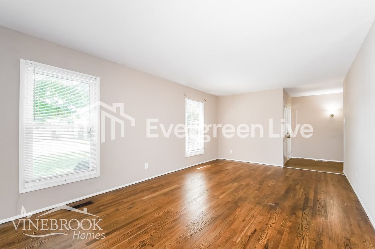 829 Townhouse Ln - Photo 7 of 31