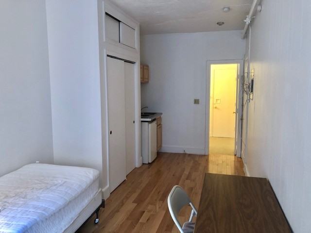 274 Newbury Street - Photo 2 of 5