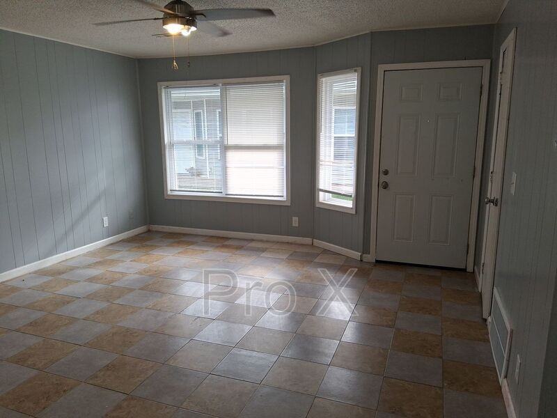 407 Park St #C - Photo 2 of 12