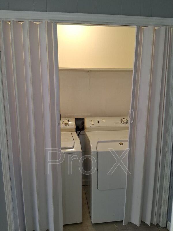 407 Park St #C - Photo 3 of 12