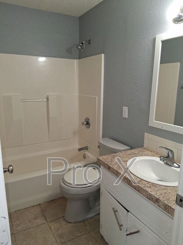 407 Park St #C - Photo 6 of 12