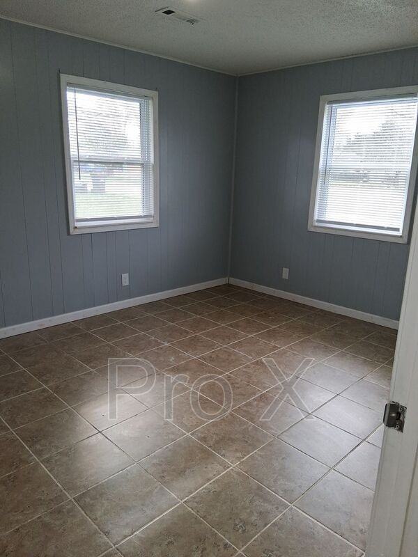 407 Park St #C - Photo 7 of 12