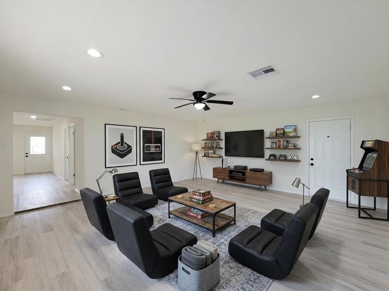 301 Cypress St - Photo 3 of 42