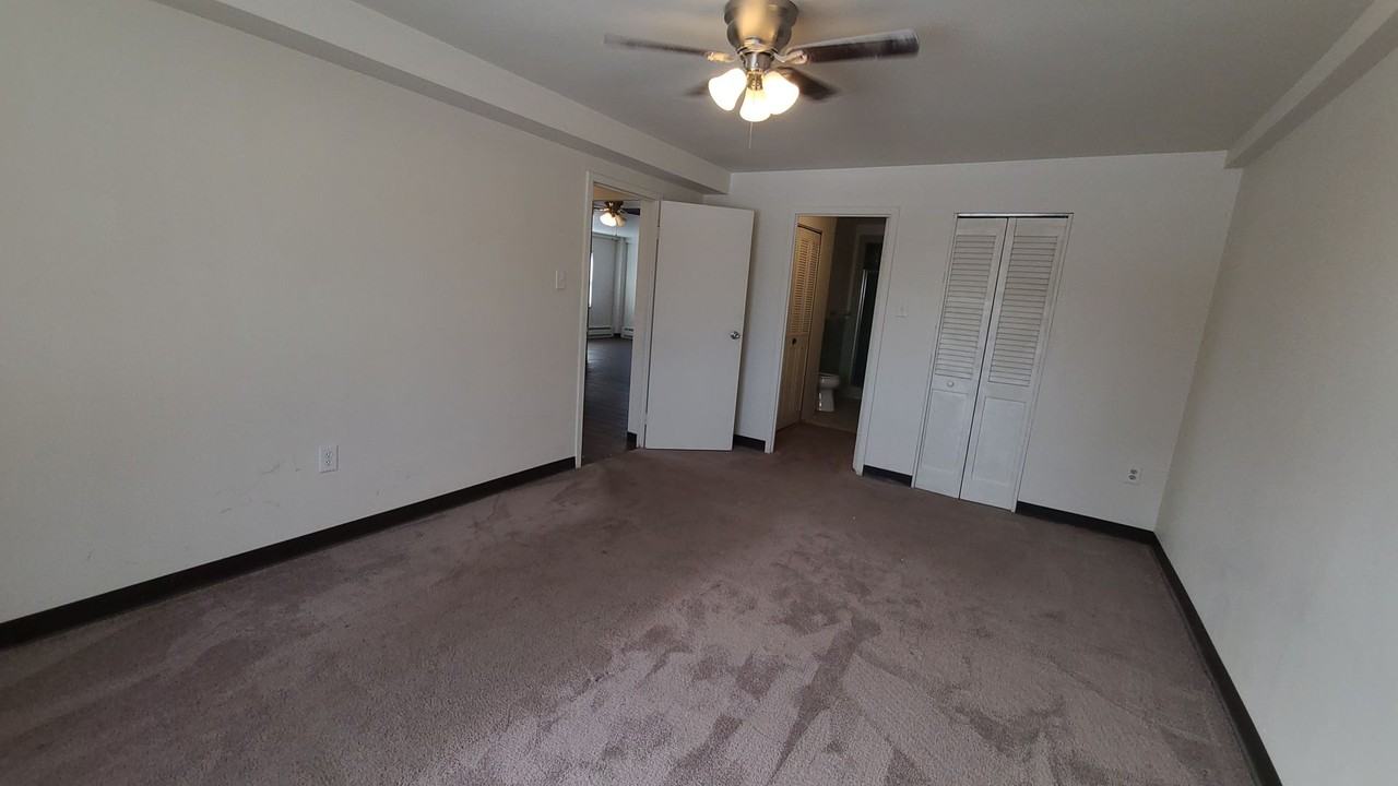 Avon Court Apartment Associates - Photo 6 of 13