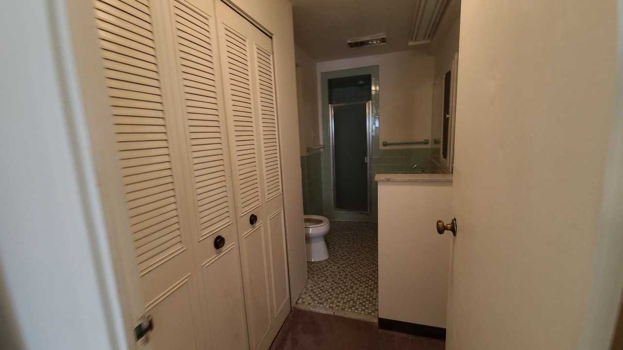 Avon Court Apartment Associates - Photo 7 of 13