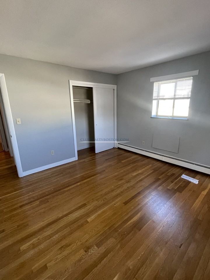 14 Riverside St #3 - Photo 6 of 11