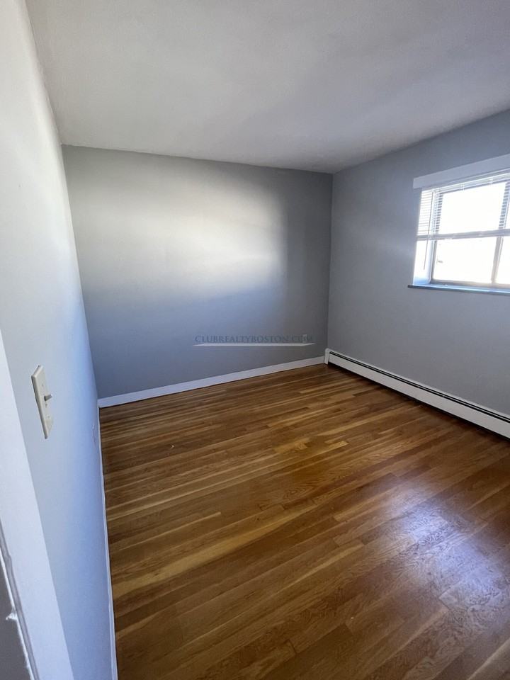 14 Riverside St #3 - Photo 7 of 11