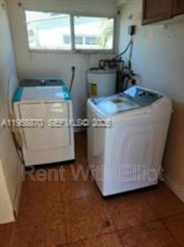 7150 Coolidge St - Photo 3 of 18