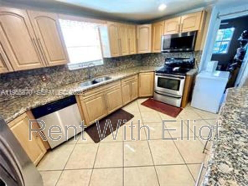 7150 Coolidge St - Photo 7 of 18