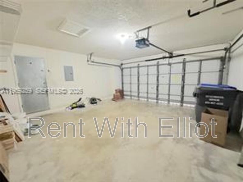 1115 River Birch St - Photo 3 of 21