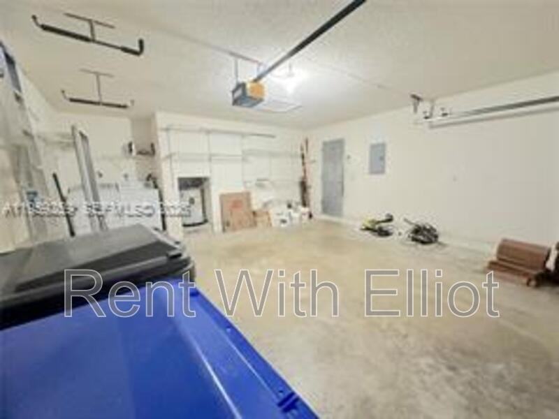 1115 River Birch St - Photo 4 of 21