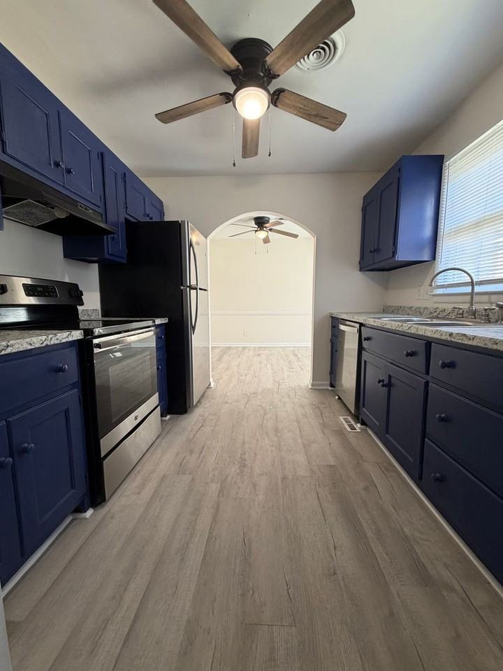 4015 Woodleaf Rd - Photo 4 of 24