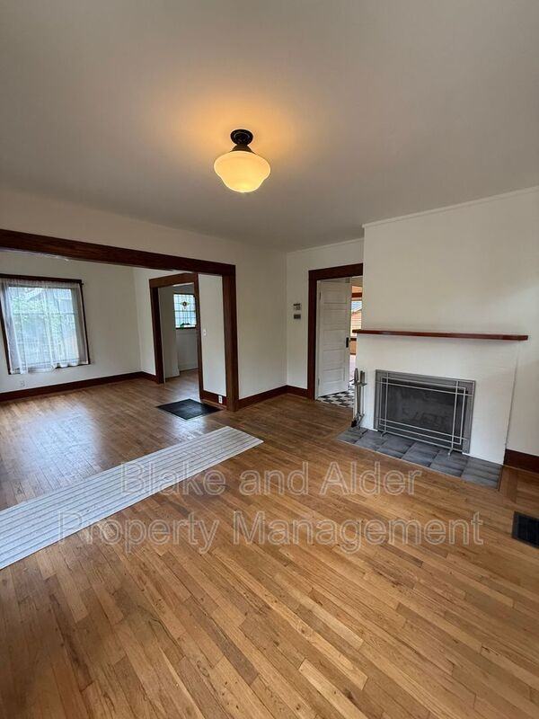 7824 Se 11th Ave - Photo 6 of 36