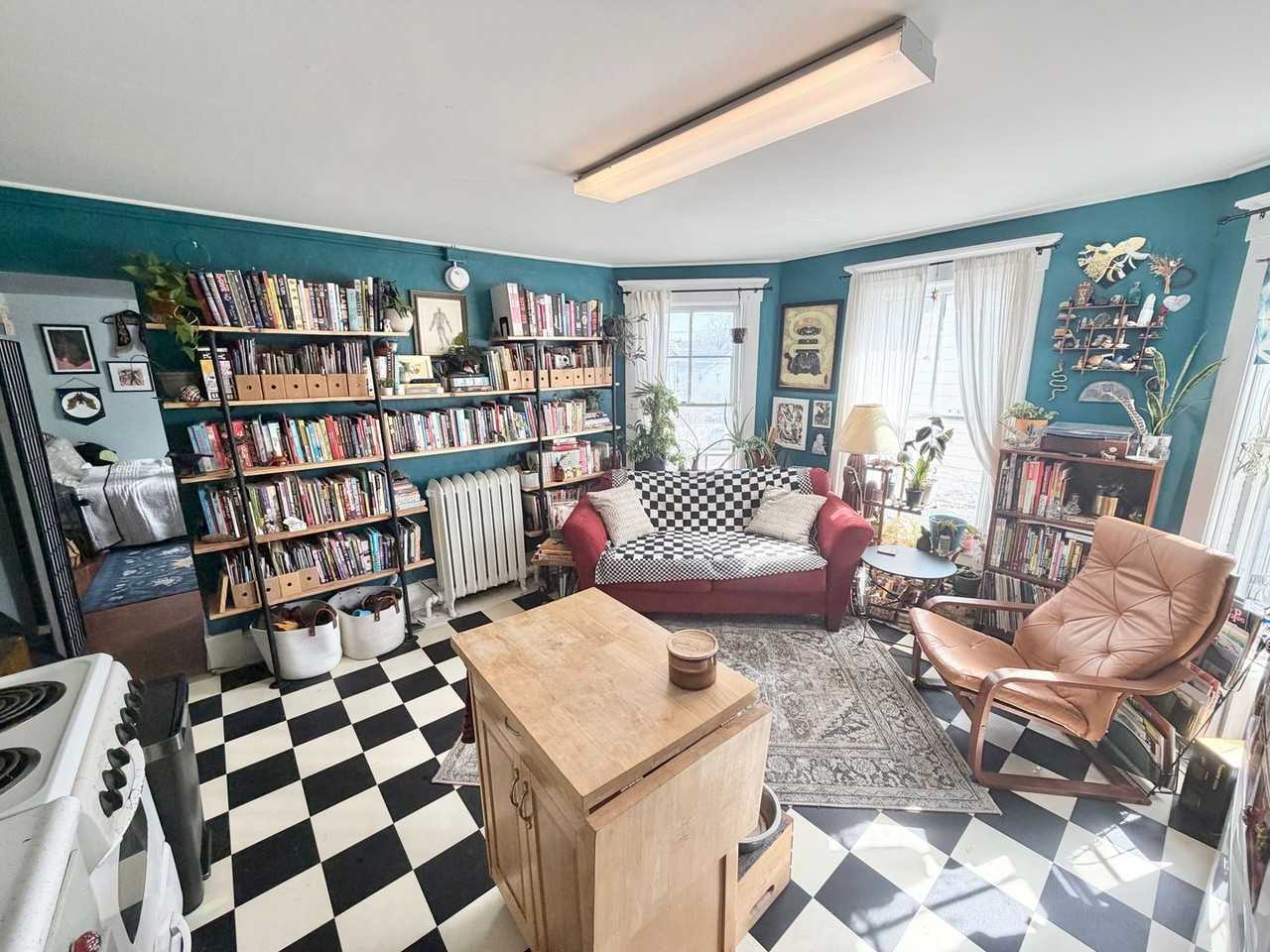 45 N Winooski Ave - Photo 4 of 11