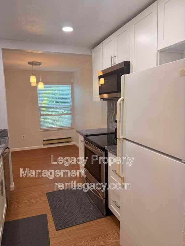 7 Lancaster Cir #141 - Photo 7 of 20