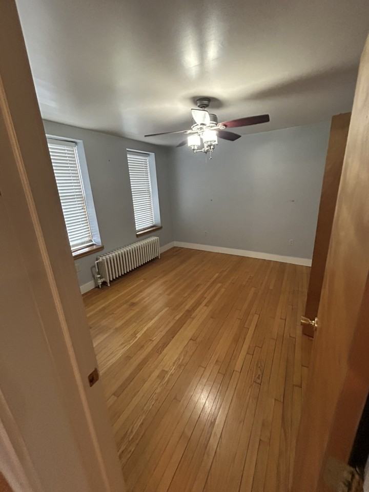 91 Broad St - Photo 2 of 8