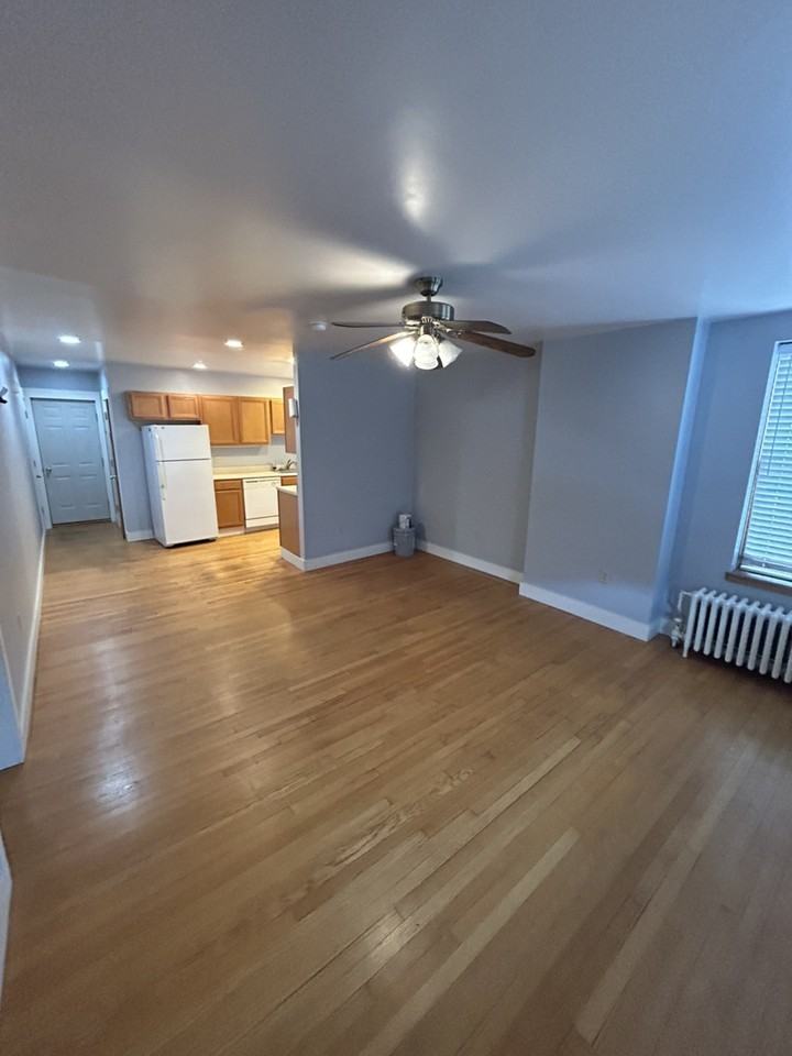 91 Broad St - Photo 5 of 8