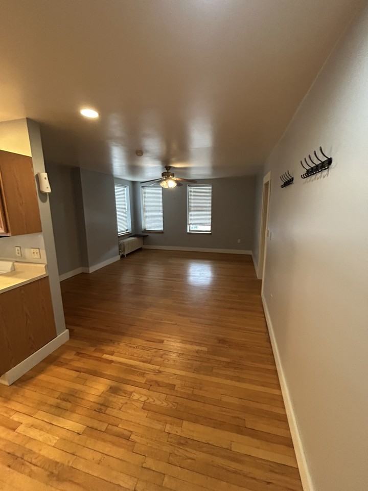 91 Broad St - Photo 6 of 8