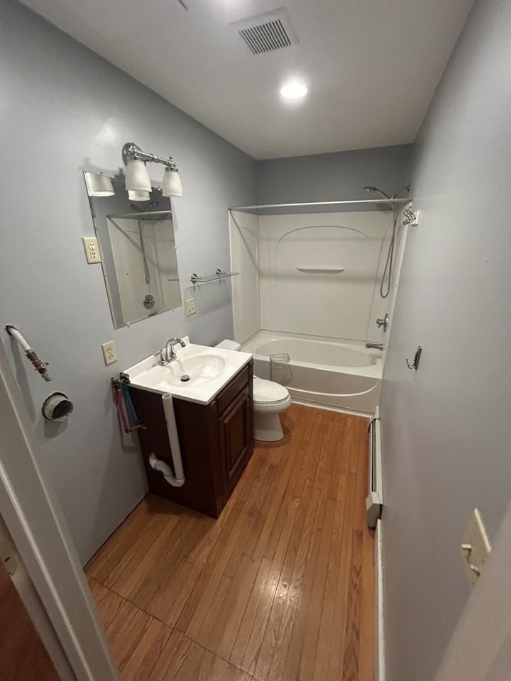 91 Broad St - Photo 7 of 8