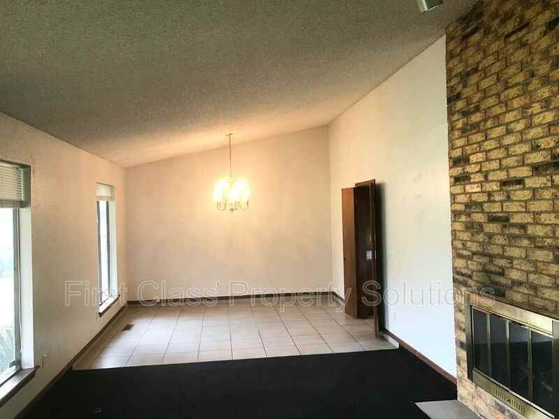 5316 Nw 111th Ter - Photo 2 of 45