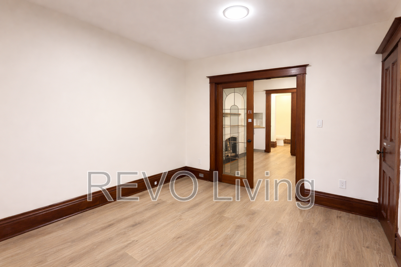 7 Centre St - Photo 5 of 10