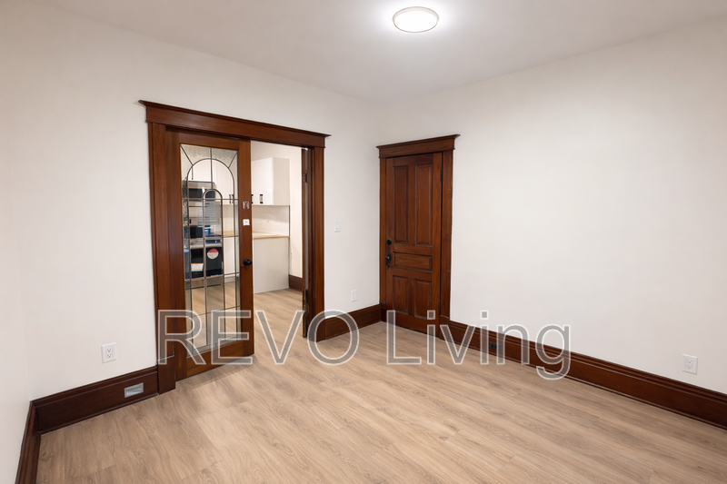 7 Centre St - Photo 6 of 10