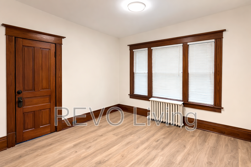 7 Centre St - Photo 7 of 10