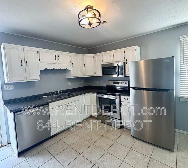 3119 Kensington Ave - Photo 3 of 9