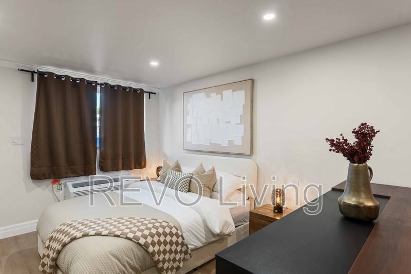7800 Lundy'S Lane #123 - Photo 6 of 9