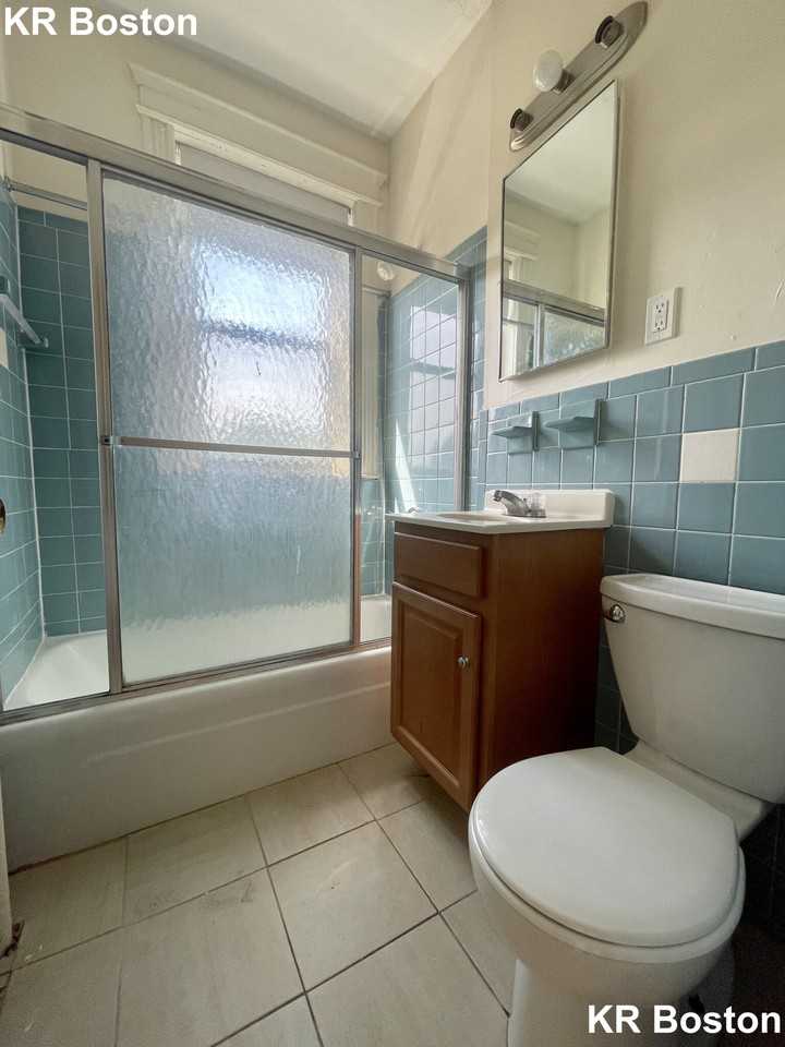 Commonwealth Ave #37 - Photo 4 of 8