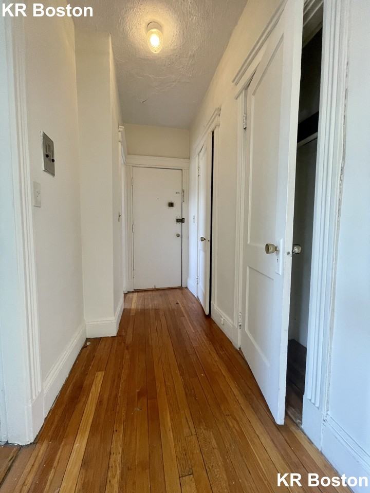 Commonwealth Ave #37 - Photo 6 of 8