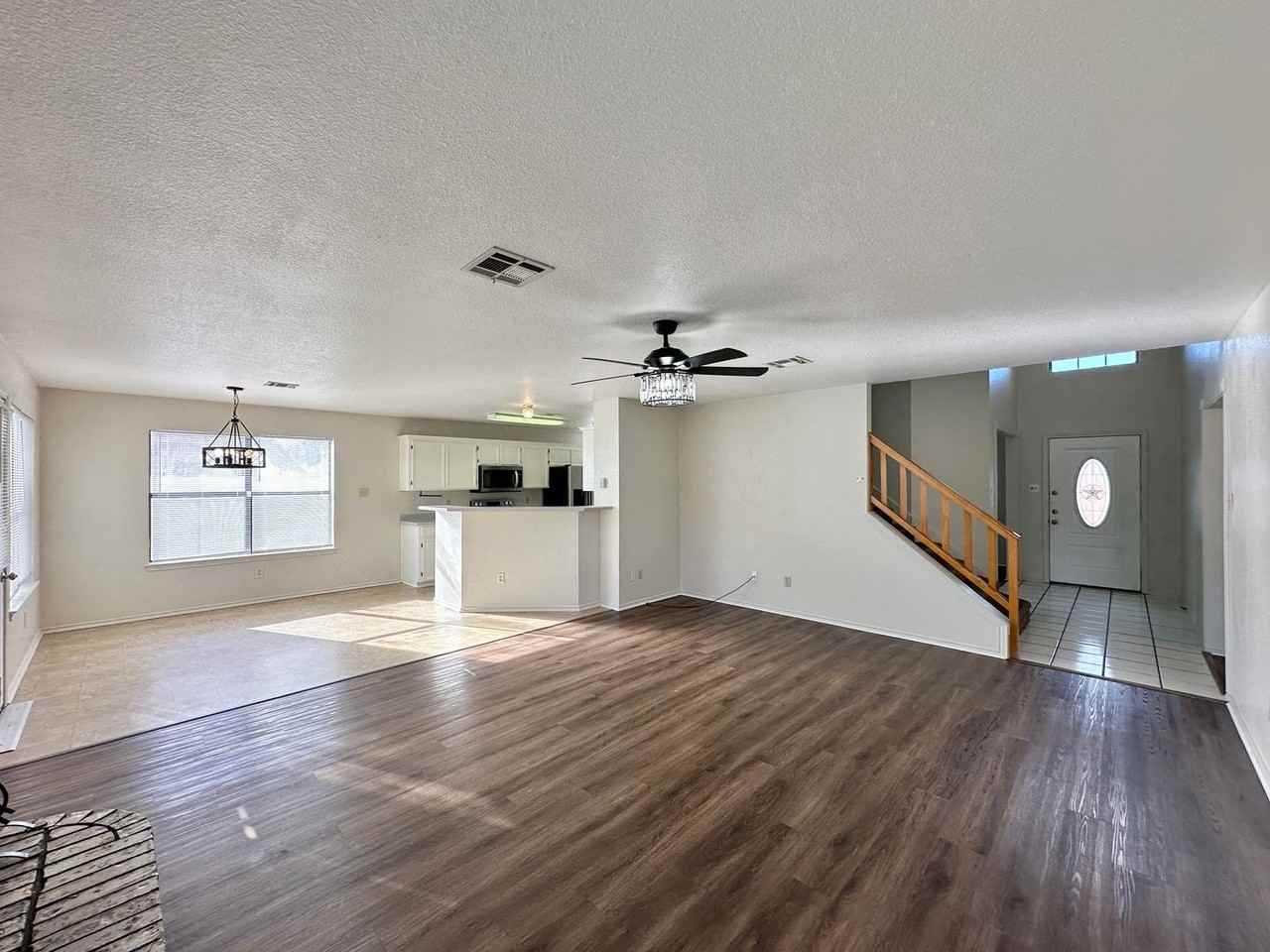 606 Bowen Ave - Photo 5 of 36