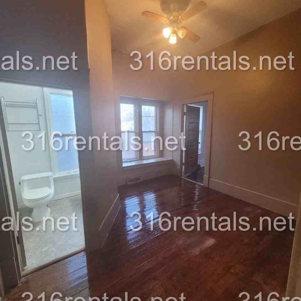 309 N Franklin Ave - Photo 3 of 7