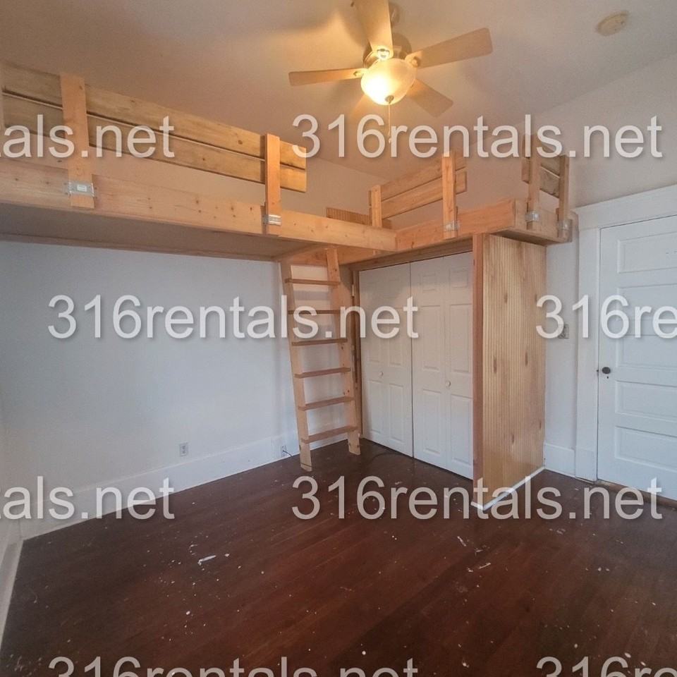 309 N Franklin Ave - Photo 5 of 7